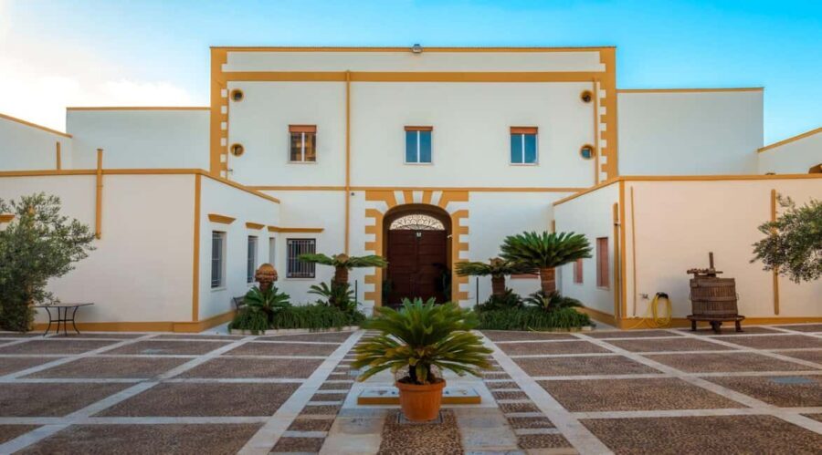 Evening tour of a historic winery and wine tasting with Sicilian cuisine - The Heart of the Experience: Wine and Food Pairings