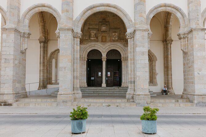 Évora, medieval village Monsaraz & Wine Tasting - FAQs