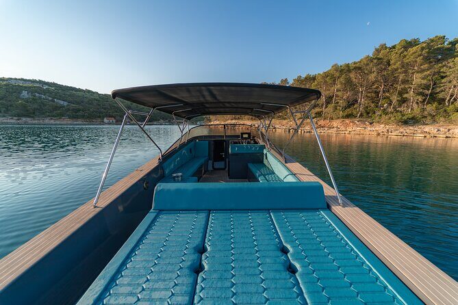 Exclusive Blue Lagoon Luxury Boat Tour from Split - What to Expect Onboard