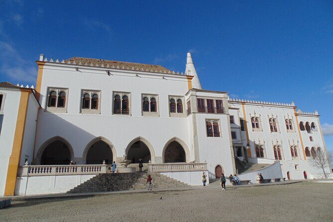 Explore Mystical Regaleira and taste Sintra´s delicacies - Frequently Asked Questions