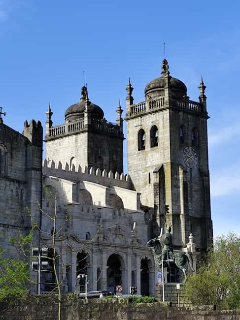 Explore Portos Soul: Walking Tour & Clérigos Church - The Itinerary in Detail