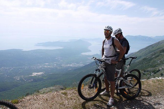 Express Cable Car ascent & 25Turns Epic Bike Descent. - Who Will Love This Tour?