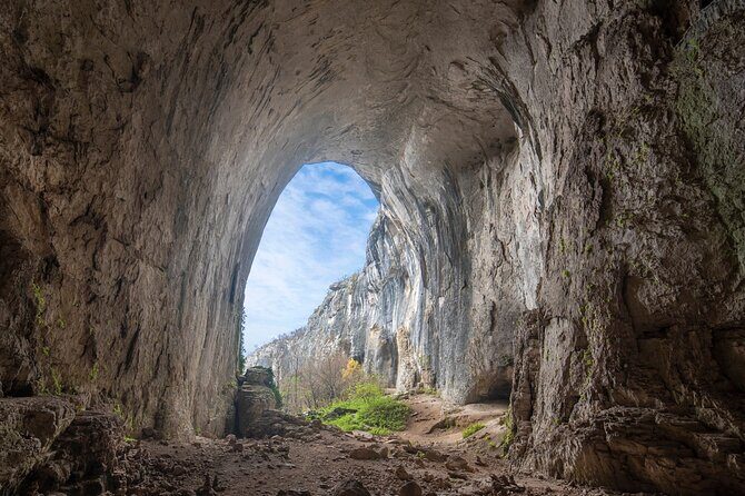 Eyes of god, Saeva Dupka Caves and the Blue Ostrich Farm - Private Day Trip - Why This Tour Could Be Your Best Choice