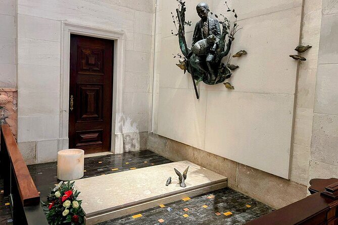 Fátima Private Tour: Shrine, Sacred Path and Shepherds House - Visiting the Shepherds Homes and Sacred Sites