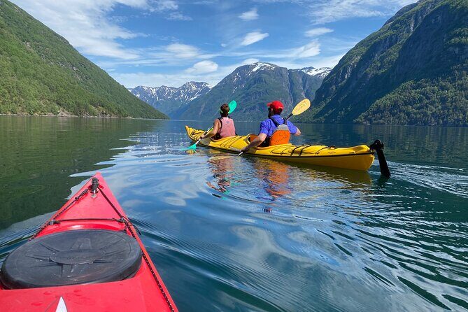 Fjord paddle in Hellesylt - Half Day Kayaking Tour - The Experience and Atmosphere