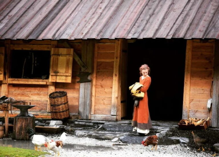 Flåm: Stegastein, Stalheim, and Gudvangen Scenic Coach Tour - The Showstopper: Stegastein Viewpoint