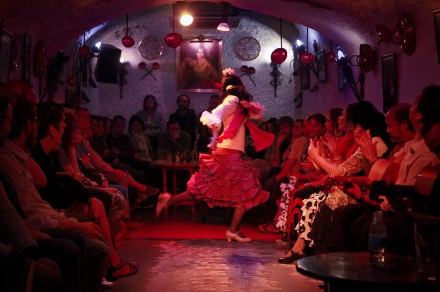 Flamenco Show: Zambra in Cuevas del Sacromonte - The Atmosphere of the Cave