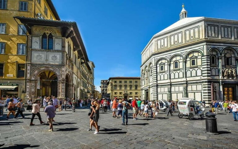 Florence: Accademia Timed Entry  Michelangelos David & App - Who Would Love This Tour?