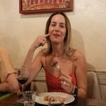 Florence: Food Walking Tour with Local Steak and Tuscan Wine - The Historic Touches and Food Stops