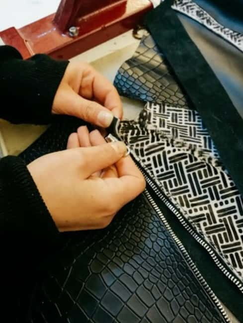 Florence: Leather Wallet-Making Workshop with Coffee - The Group Experience