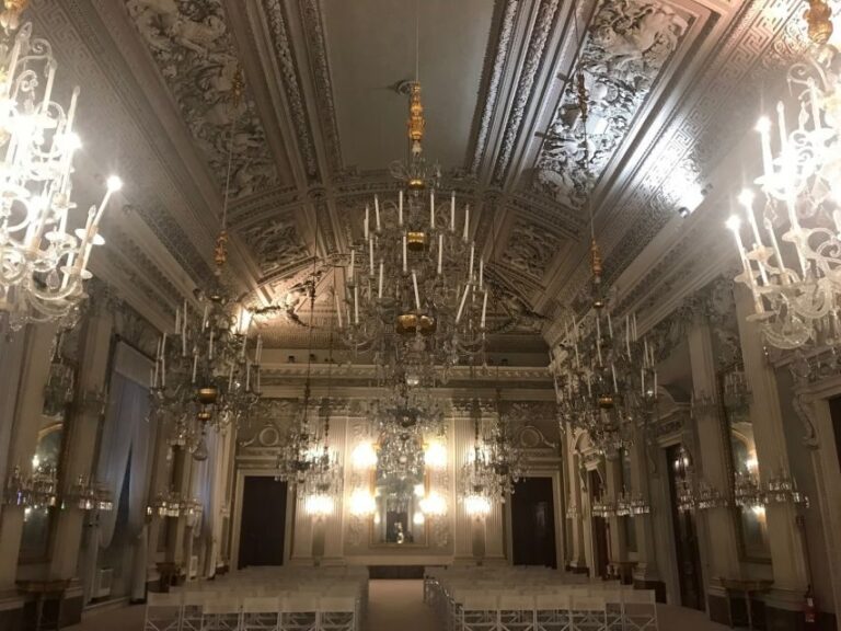 Florence: Palatina Gallery & Pitti Palace Guided Tour - The Guide and Commentary