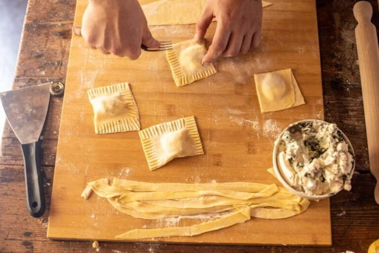 Florence: Pasta & Tiramisu Class with Unlimited Wine - What to Expect from the Experience