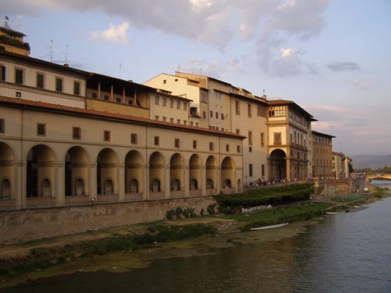 Florence: Vasari Corridor and Uffizi Gallery Exclusive Tour - FAQ