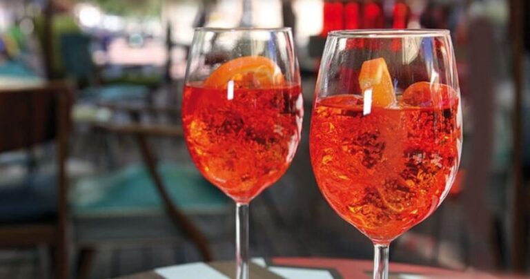 Food Tour: Aperitivo In Mykonos Town - The Starting Point and Initial Impressions