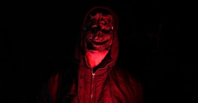 Frankfurt: Old Town Horror Stories Walking Tour in German - The Experience Itself