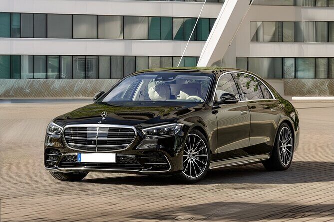 Frankfurt: Private Transfer to/from Airport and City - Deep dive into the experience