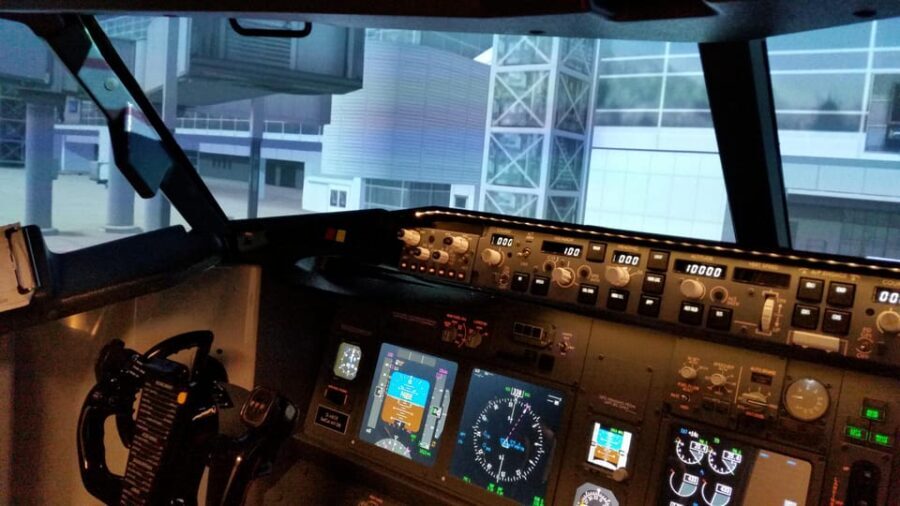 Frankfurt: "Ready for take off" - Flight Simulator B737 - The Real Value of This Experience
