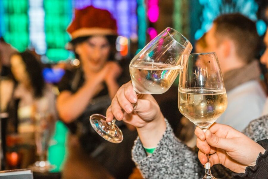 Freiburg: Guided Pub Crawl with Drinks - The Flow of the Night