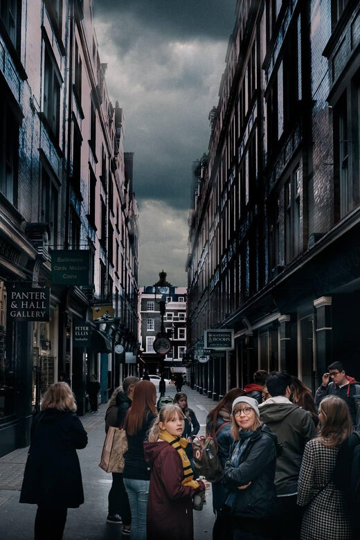 French Language: Original Harry Potter Walking Tour - Exploring the Tour Itself: What to Expect