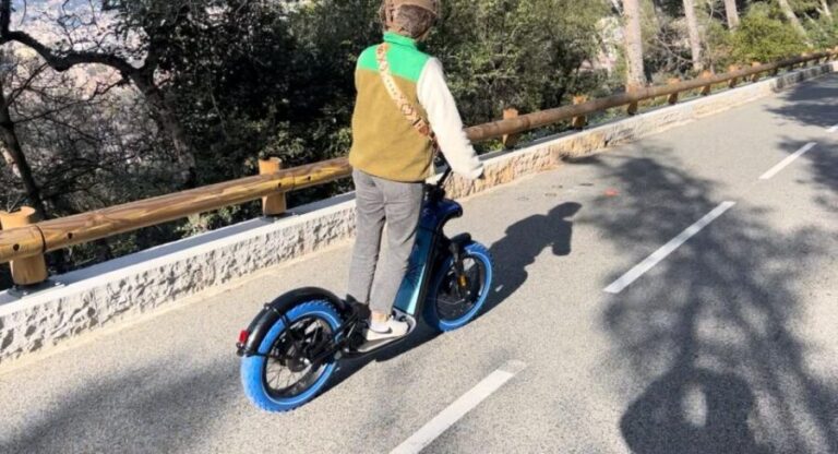 French Riviera : Guided Visit on a E-Scooter - The Experience – What It Feels Like