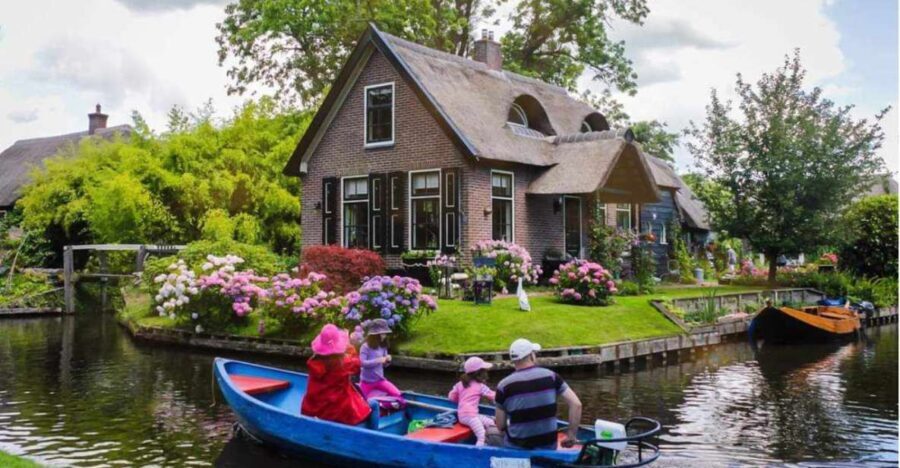 From Amsterdam: Giethoorn Guided Day Trip with Canal Cruise - The Value of the Tour