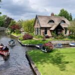 From Amsterdam: Giethoorn Small Group Tour with Boat Ride - The Village Without Roads: First Impressions