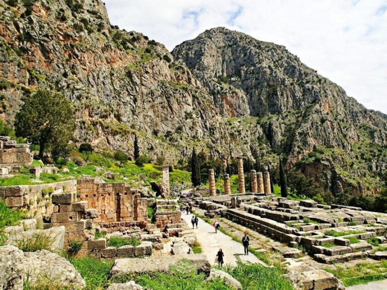 From Athens: Delphi Private Tour with Lunch Time - Visiting the Archaeological Site: What You’ll See