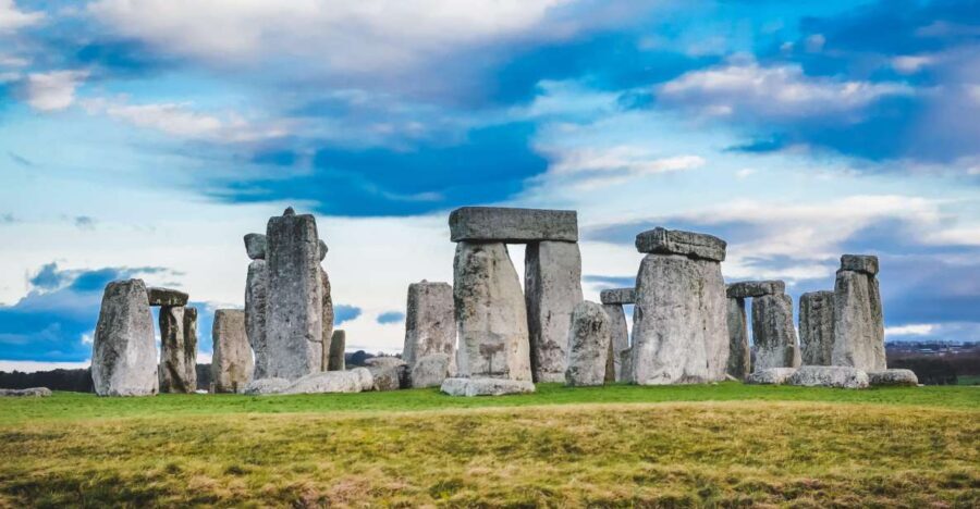 From Bath: Stonehenge & the Cotswolds Day Tour with Entry - The Experience in Detail