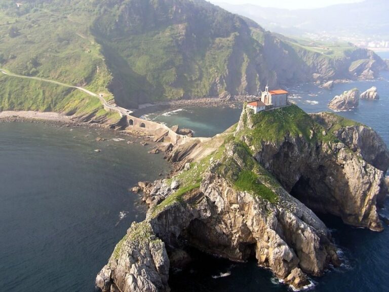 From Bilbao: Gaztelugatxe, Bermeo and Gernika Day Trip - The Experience of the Guides and Group