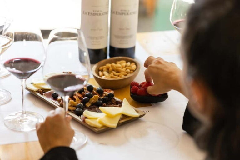 From Bilbao: La Rioja a journey to the vineyards & tradition - How the Tour Is Structured