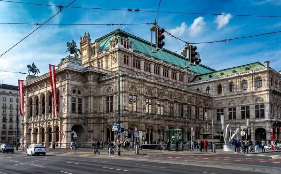 From Bratislava: Vienna Private City Tour & Schönbrunn - Why Choose This Tour? First Impressions