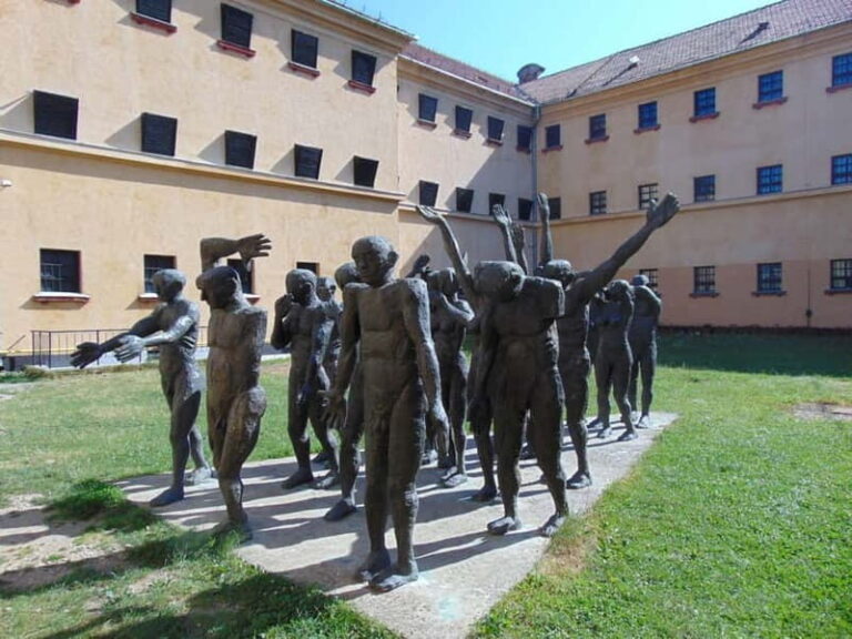 From Cluj-Napoca: Maramure 3-Day Tour with Accommodation - Day 1: From Cluj to Sighetu Marmaiei