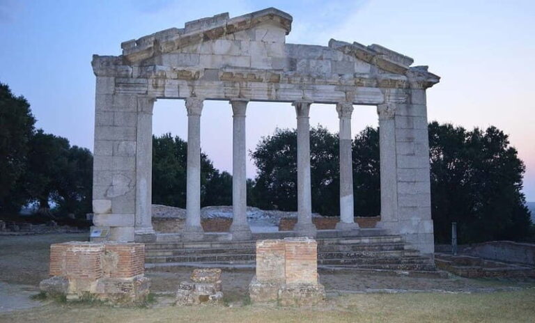 From Durrës: Albanian Riviera & Apollonia Tour with Meals - Detailed Breakdown of the Itinerary