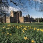 From Edinburgh: Glamis and Dunnottar Castles Tour in Italian - Visiting Glamis Castle: Ghosts and Legends