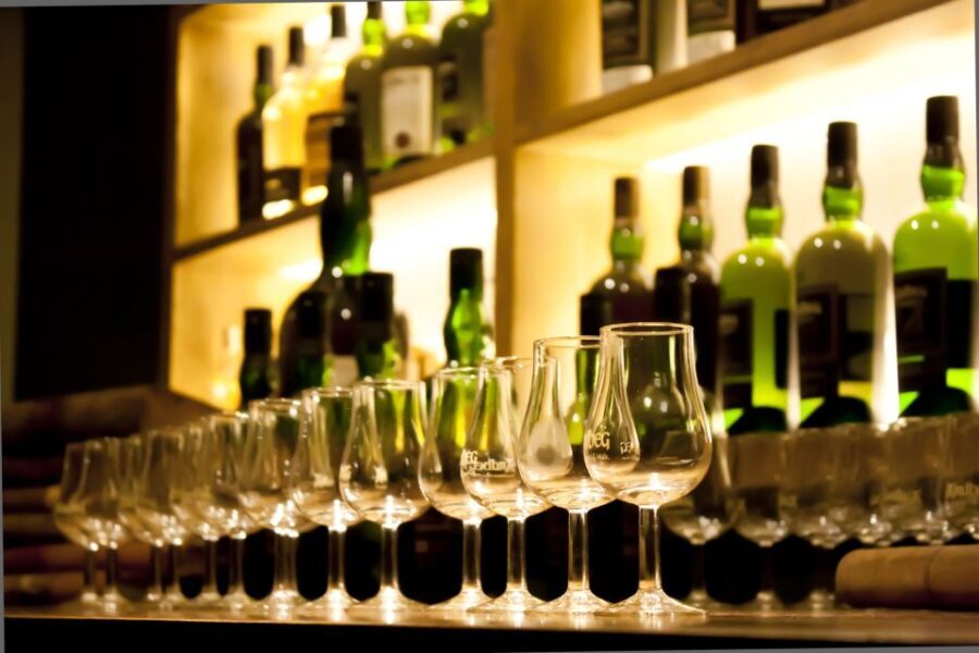 From Edinburgh: Islay and The Whisky Coast 4-Day Tour - Exploring Islay’s Distilleries