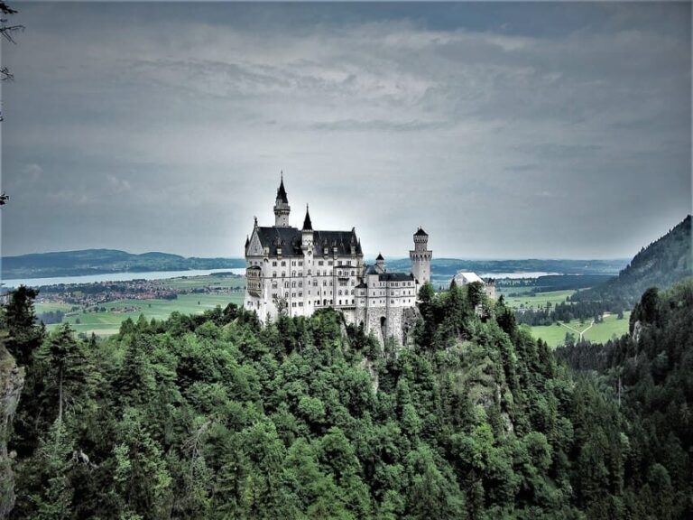From Füssen: Neuschwanstein & Linderhof Castles Private Tour - Exploring the Tour in Detail