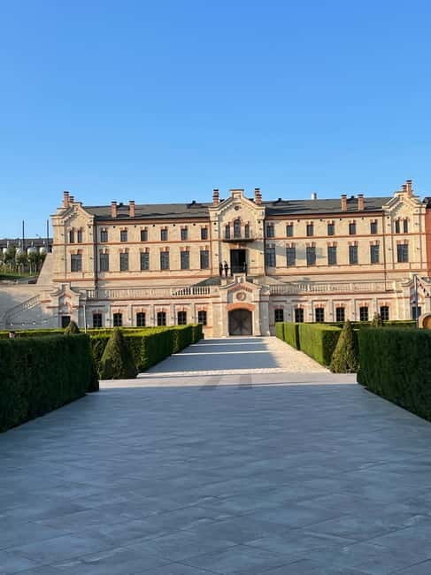 From Iai: Mimi Castle Wine Tasting Day Trip - Exploring Mimi Castle and Its Winery