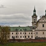 From Krakow: Czstochowa "Black Madonna" Day Tour - Transport and Guide Experience