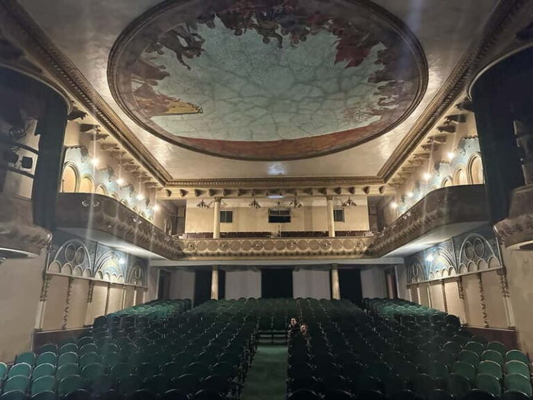 From Kutaisi: Chiatura Day Trip with Katskhi Pillar and More - The Guides and Atmosphere