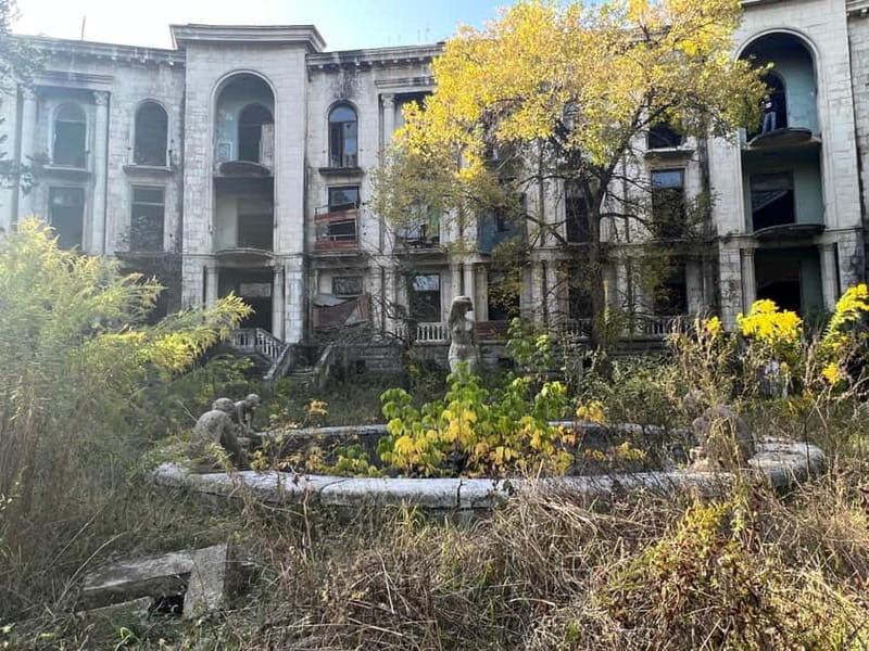 From Kutaisi: Soviet-Era Sanatoriums of Tskaltubo - The Atmosphere and Visuals