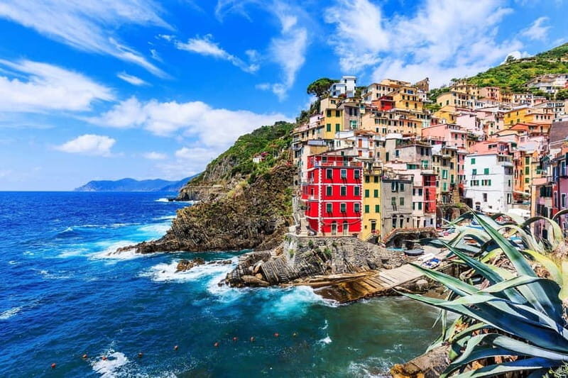 From La Spezia: Cinque Terre Small Group Tour with Limoncino - The Logistics and Group Dynamics