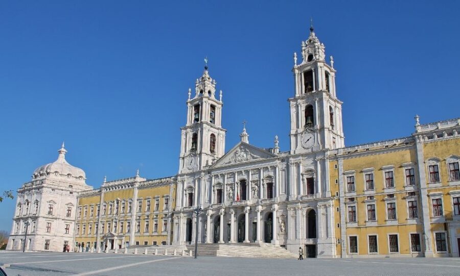 From Lisbon: Óbidos and Mafra Palace Private Tour - Who Is This Tour Best Suited For?