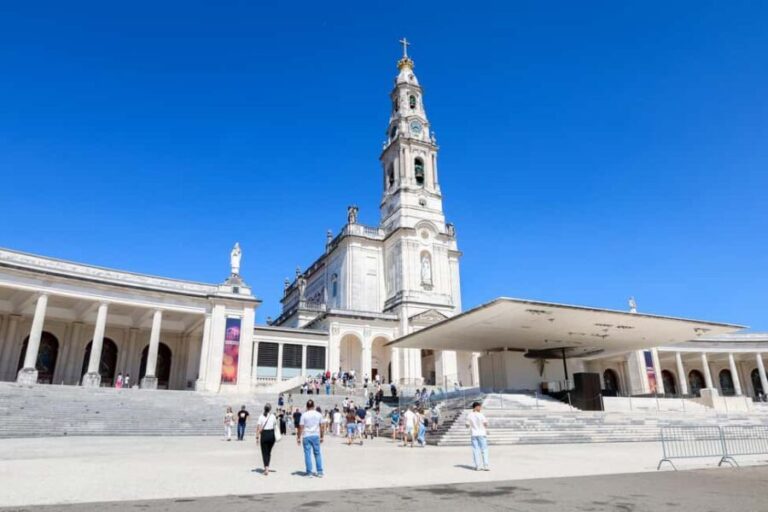 From Lisbon: Small Group to Pena Palace, Nazaré & Fátima - What Makes This Tour Special