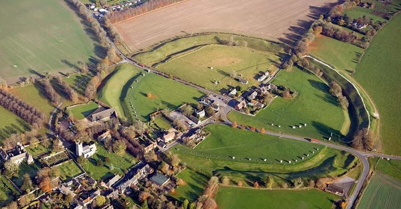 From London: Stonehenge & The Stone Circles of Avebury Tour - Avebury: The Largest Stone Circle in the World