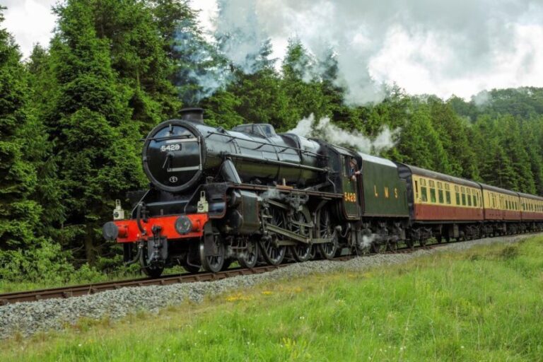 From London: The North York Moors with Steam Train to Whitby - An In-Depth Look at the Tour Experience