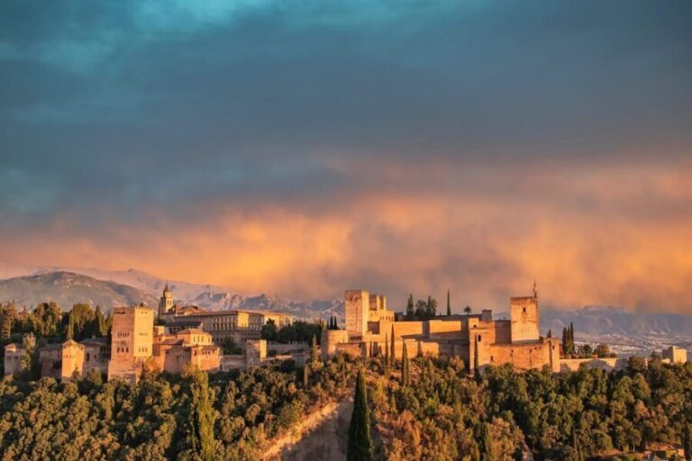 From Málaga: Sunset Alhambra Tour with Tickets - Who Would Love This Tour?