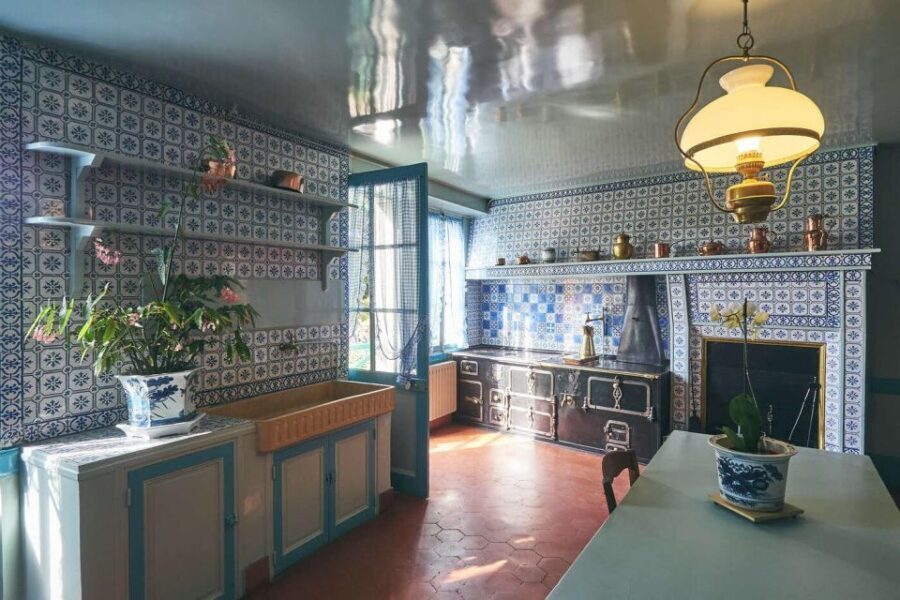 From Paris:Visit of Monet's house and its gardens in Giverny - The Introduction to Monet’s Giverny