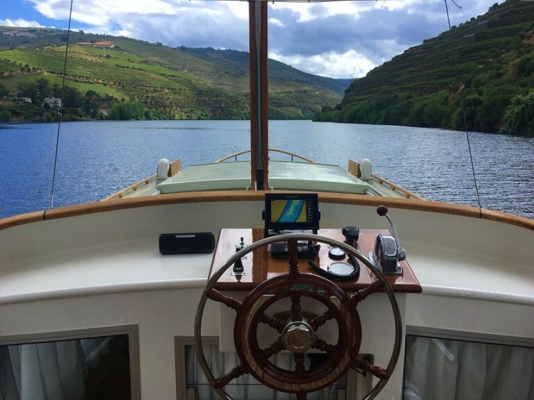 From Pinhão: Private Yacht Cruise along the Douro River - What to Expect During the Tour