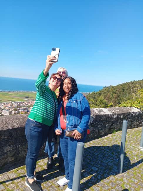 From Porto to Minho: Vinho Verde with Lunch and a Visit to 100% Organic Producers - Exploring the Natural and Cultural Landscape of Minho