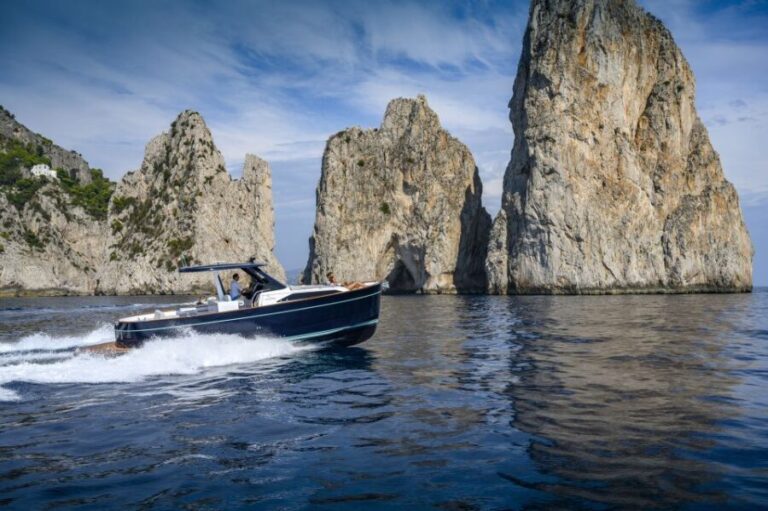 From Positano: Private Tour to Capri on a Gozzo Boat - The Itinerary in Detail